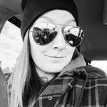 Lacey Burtt - @laceysnow88 - Instagram