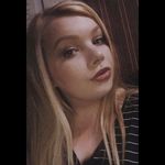 Lacey Snow - @laceyvivivi - Instagram