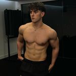 Lachlan Morrison - @lachlan.lifts - Instagram