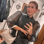 Lara Bernardi - @_larabernardi - Instagram