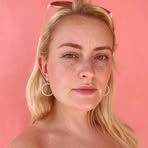 Lara Bray - Facebook