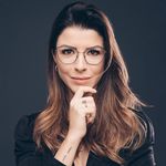 Lara Brenner - @larabrennerqueiroz - Instagram