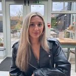 Lara - @larabrookss - Instagram