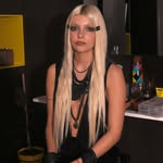 Lara - @laracanoo - Instagram
