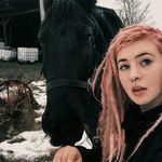 Lara Cross - @laracross9 - Instagram