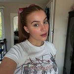 Lara - @laradailey - Instagram