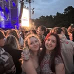 Lara Day - Facebook