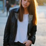 Lara Durham - @jillianmeorbranch - Instagram