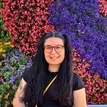 Lara Ferrer - Editora e ilustradora - @laraferrercamarena_profesional - Instagram