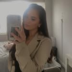 @larafitzpatrick4 - Instagram