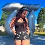 Lara Hansen - Facebook
