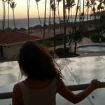 Lara Kern - @larajkern - Instagram