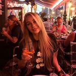 Lara Larson - @larsonlara48 - Instagram