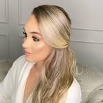 Lara Rossato | Maquiagem | Designer de sobrancelhas - @lara_rossatostudiobeauty - Instagram