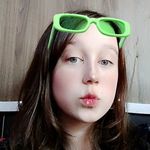 Lara Sauer - @larinhaaa_lah - Instagram