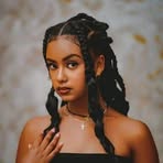 Lara Scott - Facebook