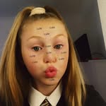 @larascott_x - Instagram