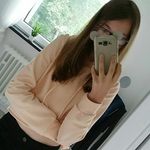 lara stein - @laramarie2004 - Instagram
