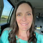Lara Willis - @scrunchy.momlife - Instagram