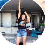 @_larawright - Instagram
