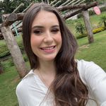 Larissa Back - @larissaback - Instagram
