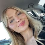 Larissa - @larissabaker - Instagram