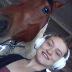 Larissa Barlow - Facebook