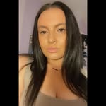 Larissa Barlow - @larissa_barloww - Instagram