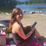 Larissa Blake - Facebook
