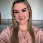 Larissa Fleming - @larisfleming - Instagram
