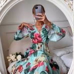 Larissa Holmes - Facebook
