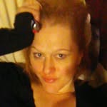 Larissa Knowles - @rizza78 - Instagram