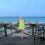 Larissa Mark - Facebook