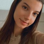 Larissa Mott - @lariimott - Instagram