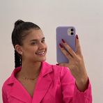 Larissa Roman - Facebook