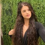 Larissa Roman - @roman_laah - Instagram