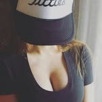 Larissa Stone Manghinni - @lahystone - Instagram