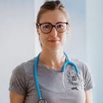 Larissa Watt - @larissa.thestrongnaturopath - Instagram