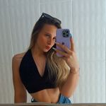Larissa Weiss Dos Santos - @lariweissdossantos - Instagram
