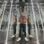 Larry Canales - @larrycanales - Instagram