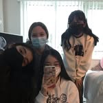 larry, jess, sriracha, ananas - @verysassychickenfrogs - Instagram