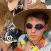 Larry - @larrylikeslizards69 - TikTok