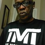Larry Matthews Sr. - @biggbreadd - Instagram