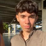 Larry J. Valencia - @larry_vg18 - Instagram