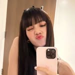 Laura Aleman - @lalisa.manobal.195 - Instagram