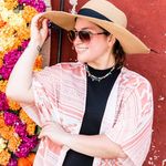 Laura Backus - @merlotmadre - Instagram