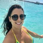 Laura Batezini - @laurabatezini - Instagram
