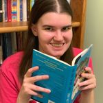 Laura Bechtel - @laura.e.bookworm - Instagram