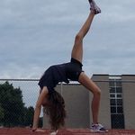 Laura Bednar - @wrong_acc_follownewone - Instagram