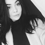 Laura Bence - @lau.wagyok - Instagram